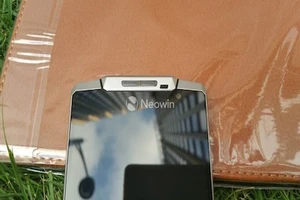 Smartphone pin khủng 10.000 mAh
