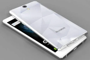 Cùng chiêm ngưỡng chiếc smartphone 3D đầu tiên