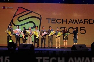Asus chiến thắng 2 năm liền tại Số Hóa Tech Awards 2015