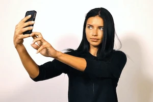 Amazon cho phép thanh toán bằng cách tự sướng