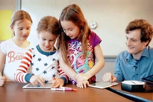 Xuất hiện robot chuyên dạy lập trình cho trẻ em