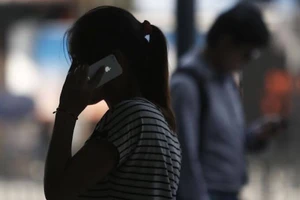 Người dùng iPhone có thể bị nghe lén bất cứ lúc nào 