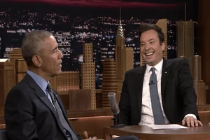 Tổng thống Obama sử dụng điện thoại của trẻ em