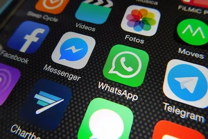 Tin nhắn online ‘đe dọa' sự sống còn của mạng xã hội