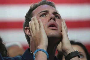 Nhiều người hỏi Google về cách di cư khỏi nước Mỹ? 