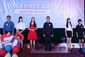 Cuộc thi tiếng Anh thu hút nhiều sinh viên tham gia