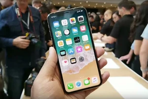 iPhone X bị 'hét giá' hơn 50 triệu ngày đầu mở bán