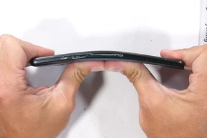 HTC U12 Plus gây thất vọng khi kiểm tra độ bền