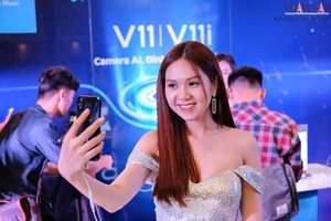 Vivo V11/V11i với cảm biến vân tay dưới màn hình