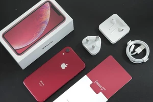 Trên tay iPhone XR tại Việt Nam với giá 20,9 triệu đồng