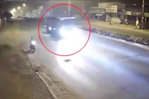 Video cận cảnh xe bồn chạy tốc độ cao gây cháy 19 căn nhà