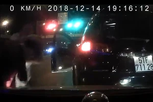 Đã xác định được danh tính tài xế xe 7 chỗ đánh người dã man