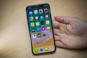 iPhone X hư màn hình sẽ được sửa miễn phí