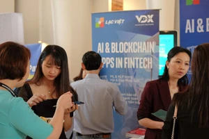 Ứng dụng công nghệ, đẩy mạnh thanh toán không dùng tiền mặt