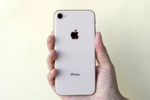 iPhone 8 bất ngờ giảm giá chỉ còn 5,9 triệu đồng