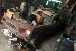 Siêu xe cơ bắp bị bỏ hoang 30 năm rao bán hơn 1,6 tỉ