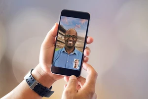 Ứng dụng Zoom âm thầm gửi dữ liệu cho Facebook