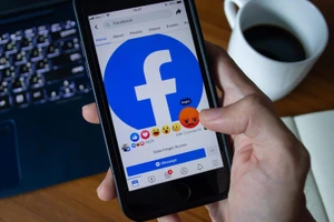 Trò đùa 'quyền riêng tư' trên Facebook lại tái diễn