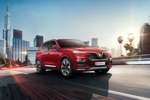 Khách mua xe VinFast bất ngờ được tặng đi nghỉ dưỡng '5 sao'