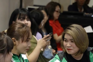 Xe công nghệ tôn vinh tài xế nữ trong ngày 8-3