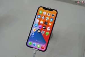 iPhone 12 mini giảm giá 6 triệu đồng