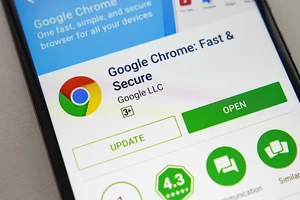 Mất tiền oan uổng vì ứng dụng Google Chrome giả mạo