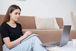 2 cách chuyển giọng nói thành văn bản khi họp trực tuyến