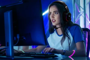 Đánh giá nhanh mẫu tai nghe chơi game giá rẻ đa màu sắc