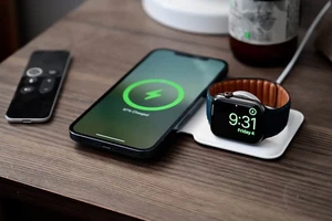 Thực hư việc Apple âm thầm phát triển bộ sạc đa năng?