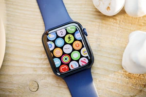Người dùng Apple Watch than trời vì tính năng 'sạc siêu chậm'