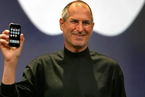 Nhìn lại 15 năm ngày Steve Jobs giới thiệu iPhone đầu tiên