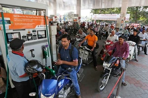 Xe máy điện bứt tốc vì giá xăng tăng