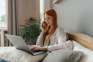 4 cách giảm mỏi mắt khi sử dụng smartphone và laptop