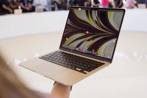 MacBook Air M2 mạnh hơn bao nhiêu lần so với phiên bản cũ? 