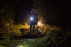 Cách kích hoạt đèn pin SOS trên điện thoại Samsung