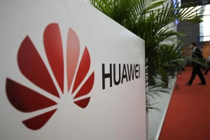 Nước Mỹ cần bao nhiêu tiền để thay thế hết các thiết bị của Huawei và ZTE?