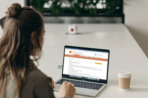 Bỏ sổ hộ khẩu, người dân đăng ký thường trú, tạm trú từ xa ra sao?