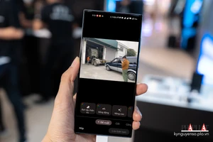 Video: Cách xóa người siêu nhanh trong ảnh chụp bằng Google Photos