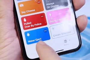 Đẩy nước ra khỏi iphone