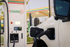 Xuất hiện pin xe điện có thể sạc đầy trong 5 phút