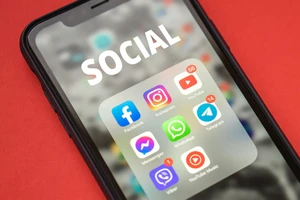 Tin công nghệ 17-3: Điều gì xảy ra khi bạn nhấp vào liên kết lừa đảo trên Messenger?