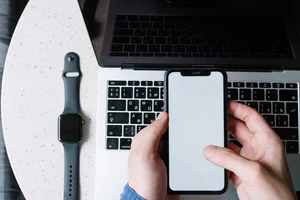 Vì sao Cơ quan An ninh Quốc gia Hoa Kỳ khuyến cáo nên khởi động lại điện thoại?