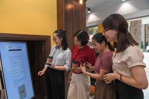 Mô hình quà tặng vật lý số độc đáo nhân Ngày báo chí Cách mạng Việt Nam