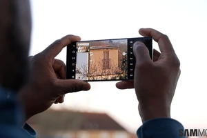 Cách sửa lỗi camera điện thoại Samsung bị mờ