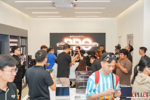 Hàng ngàn chiếc iPhone 16 series được giao ngay trong đêm 