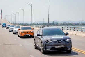 So sánh chi phí xe xăng và xe điện VinFast: Tiết kiệm đến 483 triệu đồng