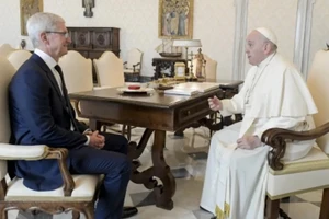Tim Cook bày tỏ sự tôn kính Đức Giáo hoàng Francis