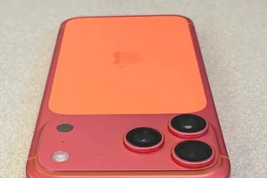 iPhone 17 Pro Max màu cam bất ngờ đổi màu khiến người dùng hoang mang