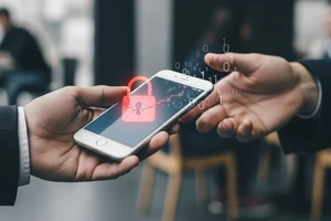 Đừng bao giờ đưa điện thoại cho người khác mà chưa làm điều này