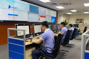 Nhà mạng làm gì để tránh nghẽn mạng dịp Tết?